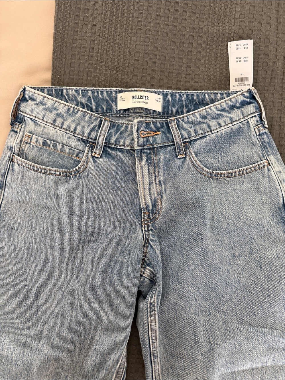 Hollister Women's Light Blue Relaxed Jeans
